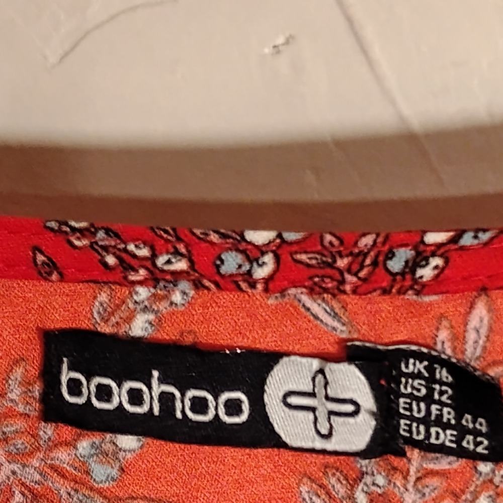 Boohoo, Sz.12, Womens Top, Red Floral, Puff Sleeves, Spring, Summer Cleavage - Picture 7 of 14